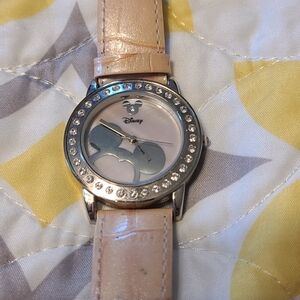 👩 Disney pink watch